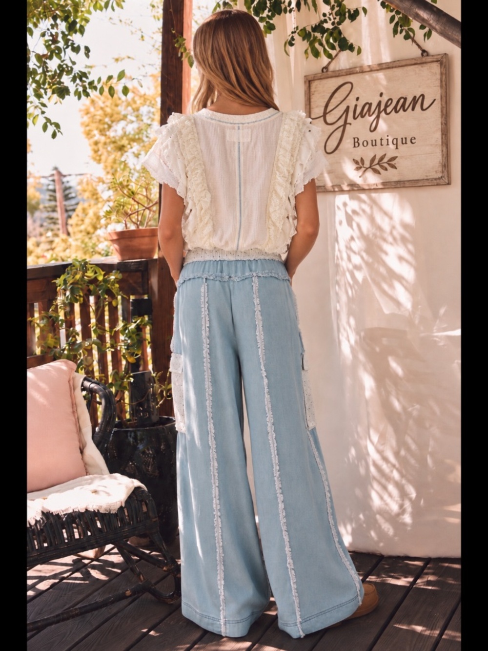 ❤️ POL “ GRETCHEN “ POL THERMAL TOP WITH LACE RUFFLE AND STUD DETAIL - Picture 4 of 5